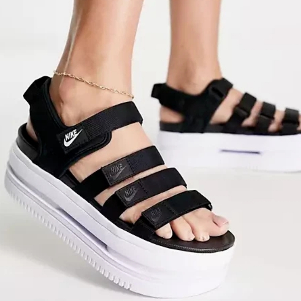 Nike Icon Classic Women Sandal